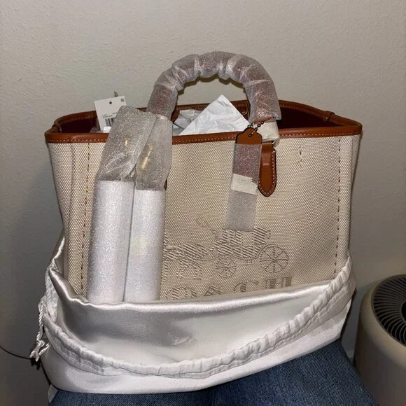 NWT Coach Reese Tote 28 - Picture 5 of 5